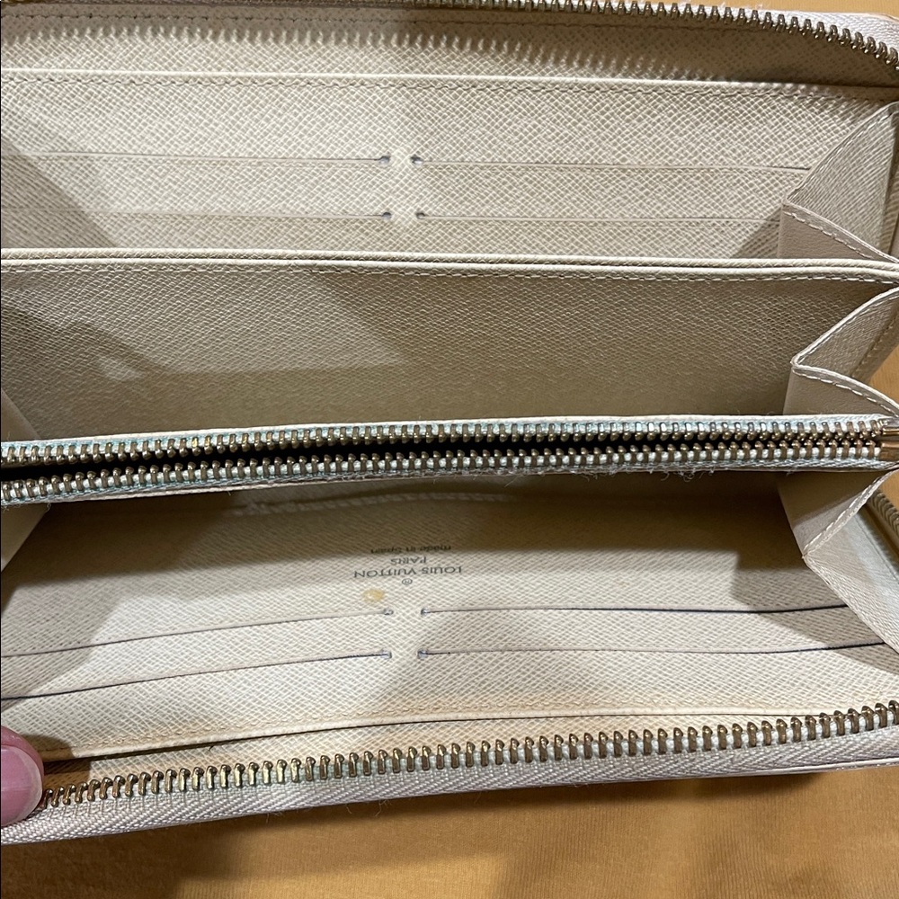 Louis Vuitton Damier Azur Zip Wallet - Cream/Blue - Picture 13 of 15